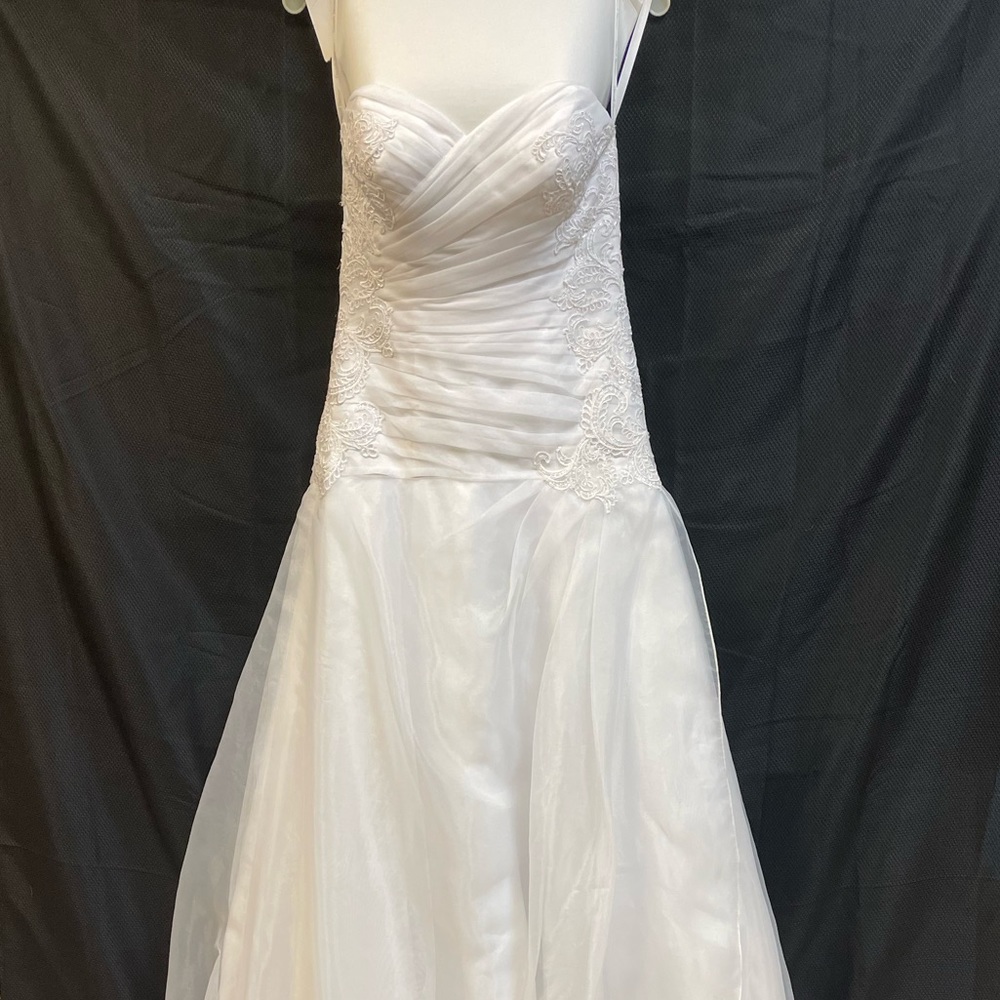 David’s Bridal NWT Lace A Line Wedding Gown